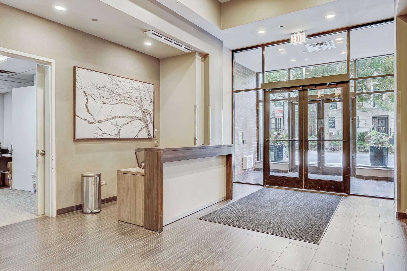 451 W Huron Street 1407