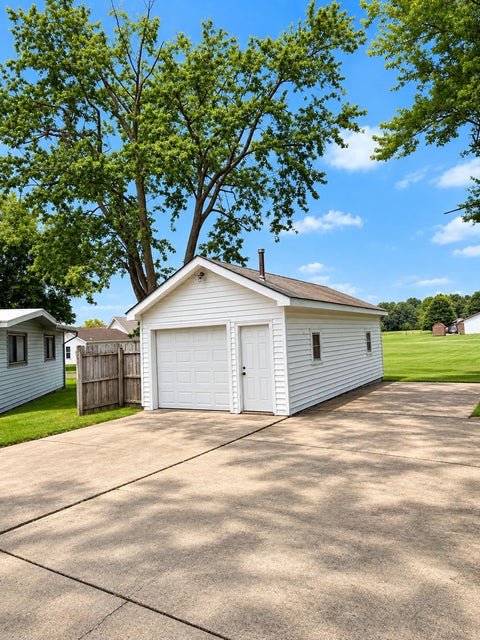 Tiny photo for 1111 E 7th Street, Metropolis, IL 62960 (MLS # 12760997)