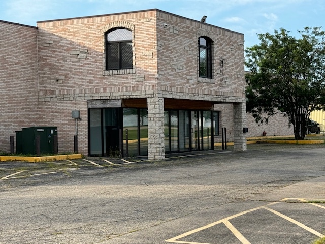 111 S Lake Street