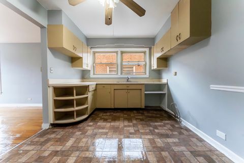Tiny photo for 328 Callan Avenue #2S, Evanston, IL 60202 (MLS # 12607857)