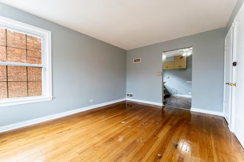 Tiny photo for 328 Callan Avenue #2S, Evanston, IL 60202 (MLS # 12607857)
