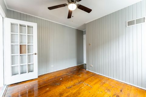 Tiny photo for 328 Callan Avenue #2S, Evanston, IL 60202 (MLS # 12607857)