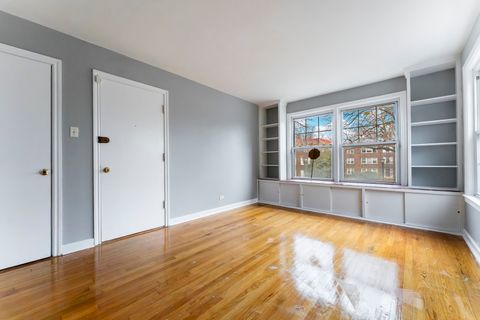 Tiny photo for 328 Callan Avenue #2S, Evanston, IL 60202 (MLS # 12607857)