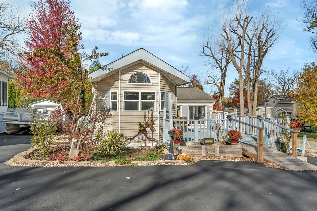 Photo for 64 Fossil Ridge Road, Wilmington, IL 60481 (MLS # 12508231)