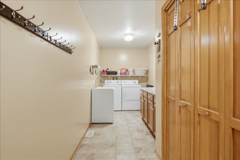 Tiny photo for 804 Timber Trail Drive, Dixon, IL 61021 (MLS # 12721334)