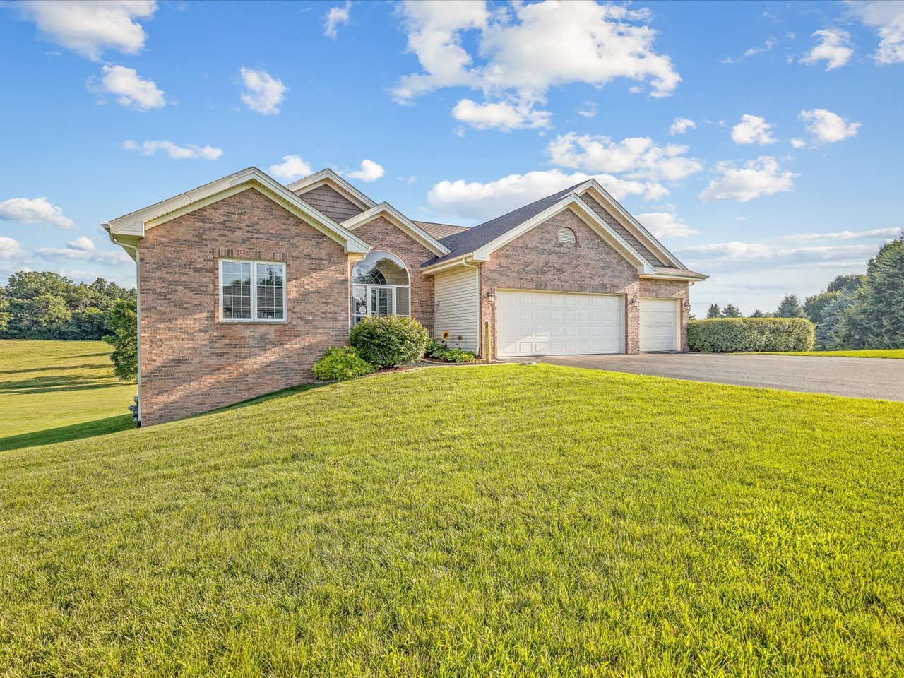 7227 Hawthorne Ridge