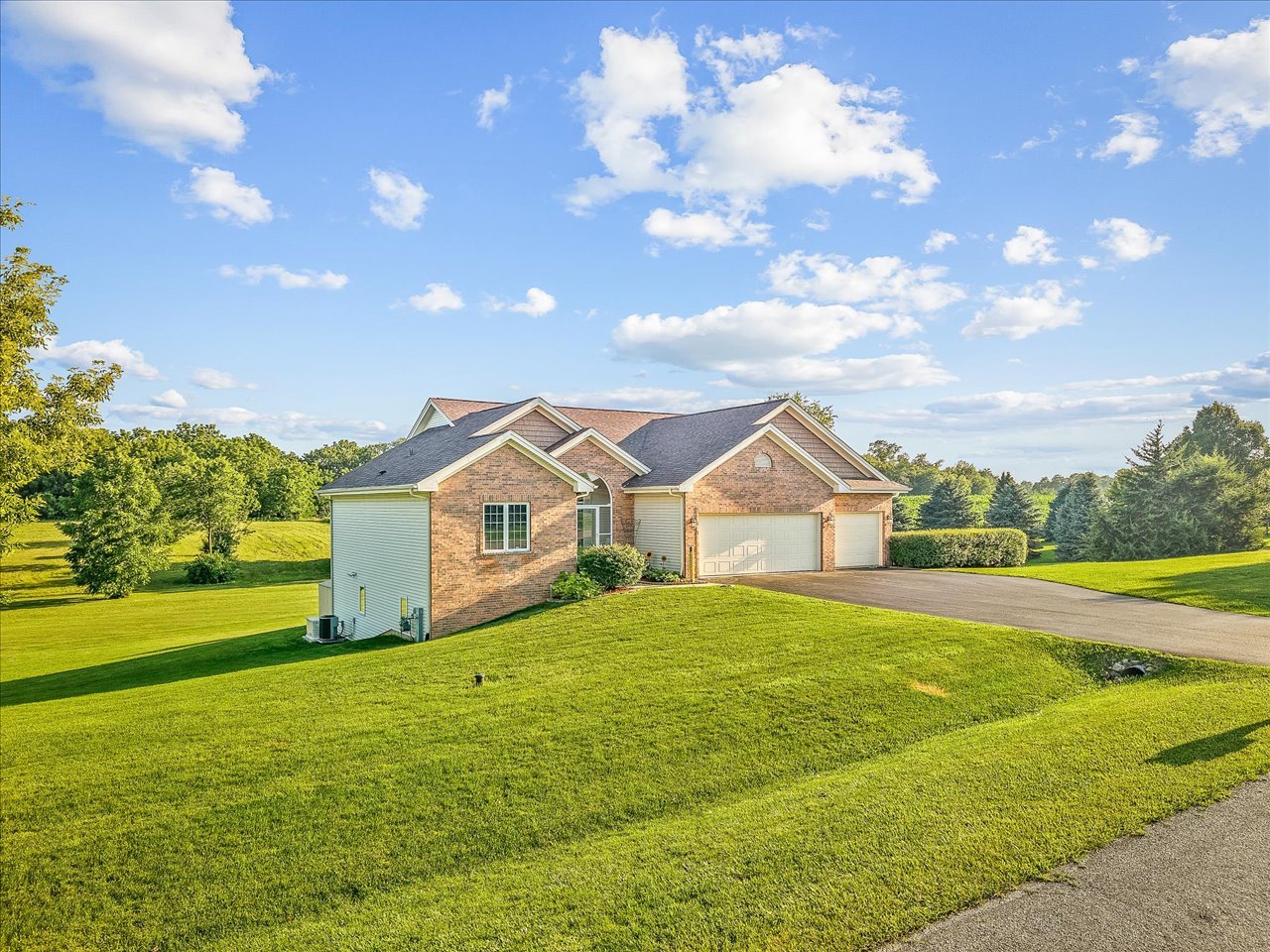 7227 Hawthorne Ridge