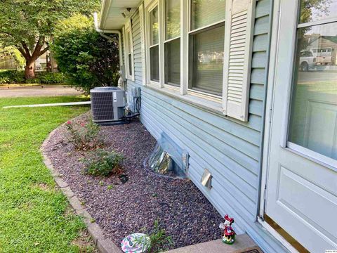Tiny photo for 1632 N 24th St St, Quincy, IL 62301 (MLS # 12545021)