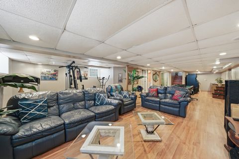 Tiny photo for 702 E 162nd Place, South Holland, IL 60473 (MLS # 12586436)