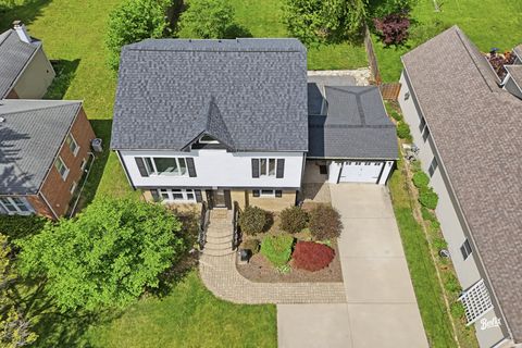 Tiny photo for 36 N Ashland Avenue, Palatine, IL 60074 (MLS # 12629636)