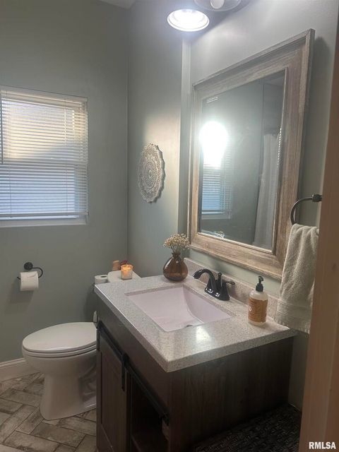 Tiny photo for 2125 DEWEY Street, Murphysboro, IL 62966 (MLS # EB460390)