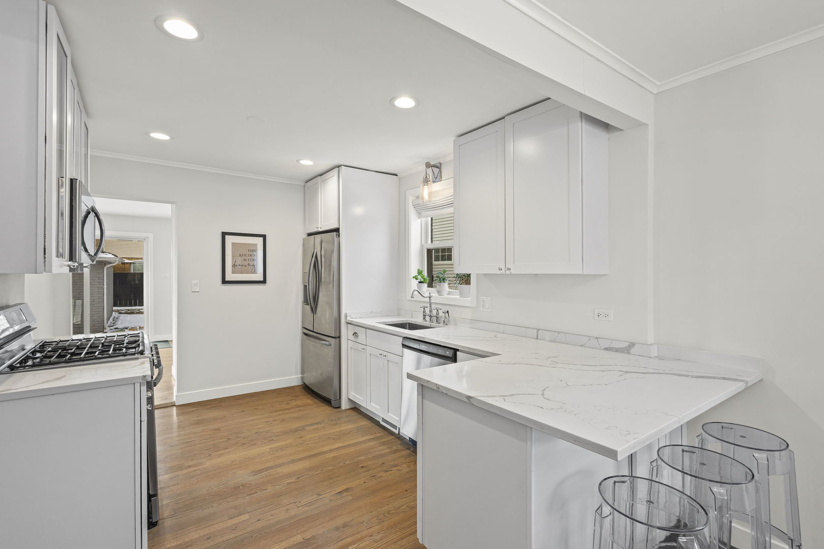 6100 N Overhill Avenue, Chicago, IL, 60631 4 6100 N Overhill Avenue