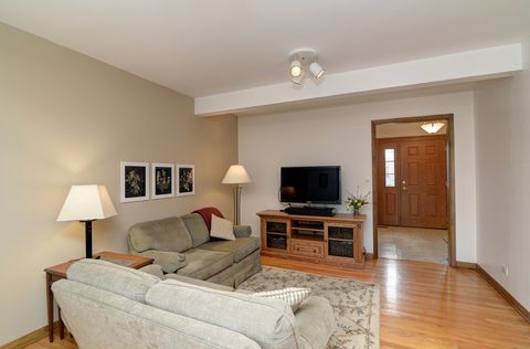 Tiny photo for 213 Arapahoe Trail, Carol Stream, IL 60188 (MLS # 12597614)