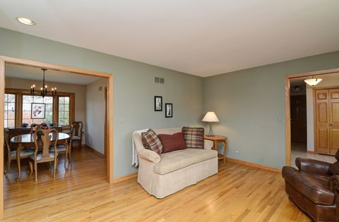 Tiny photo for 213 Arapahoe Trail, Carol Stream, IL 60188 (MLS # 12597614)