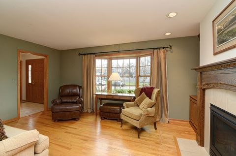 Tiny photo for 213 Arapahoe Trail, Carol Stream, IL 60188 (MLS # 12597614)