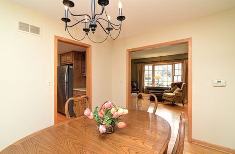 Tiny photo for 213 Arapahoe Trail, Carol Stream, IL 60188 (MLS # 12597614)