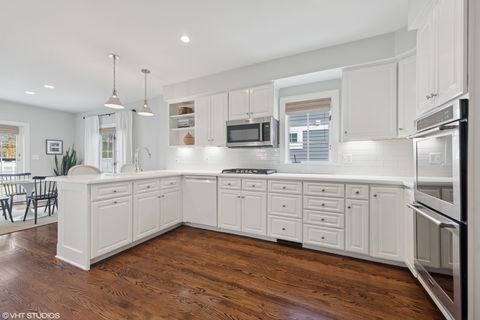 Tiny photo for 324 S Poplar Avenue E, Elmhurst, IL 60126 (MLS # 12612724)