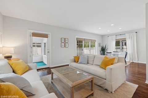 Tiny photo for 324 S Poplar Avenue E, Elmhurst, IL 60126 (MLS # 12612724)