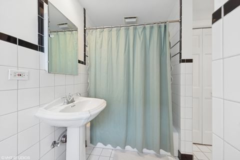 Tiny photo for 324 S Poplar Avenue E, Elmhurst, IL 60126 (MLS # 12612724)