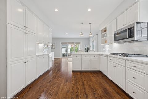 Tiny photo for 324 S Poplar Avenue E, Elmhurst, IL 60126 (MLS # 12612724)