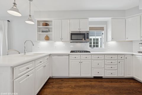 Tiny photo for 324 S Poplar Avenue E, Elmhurst, IL 60126 (MLS # 12612724)