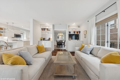 Tiny photo for 324 S Poplar Avenue E, Elmhurst, IL 60126 (MLS # 12612724)