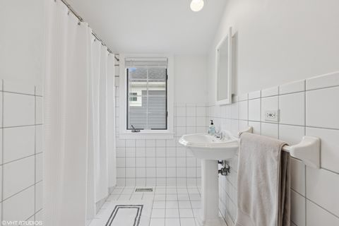 Tiny photo for 324 S Poplar Avenue E, Elmhurst, IL 60126 (MLS # 12612724)