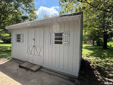 Tiny photo for 145 HICKORY, Salem, IL 62881 (MLS # EB459043)