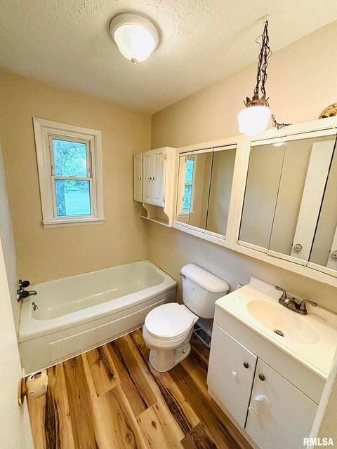 Tiny photo for 145 HICKORY, Salem, IL 62881 (MLS # EB459043)