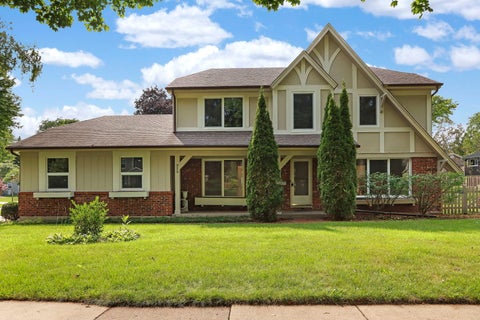 Photo of 713 Dawes Street, Libertyville, IL 60048 (MLS # 12728160)