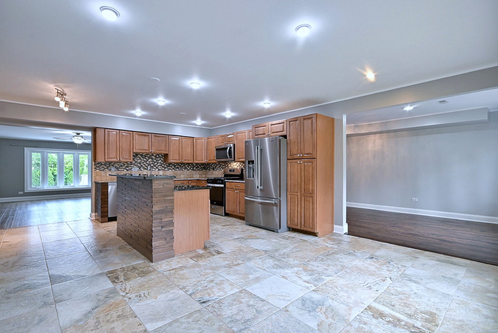 8164 N Carrolton Court