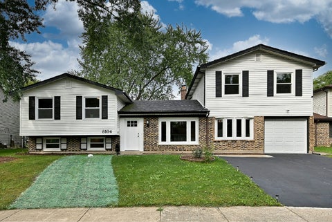 Photo of 8164 N Carrolton Court, Hanover Park, IL 60133 (MLS # 12757565)