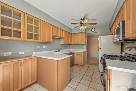 Tiny photo for 1407 Creekside Court #B, Elgin, IL 60123 (MLS # 12439826)