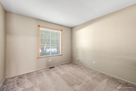 Tiny photo for 1407 Creekside Court #B, Elgin, IL 60123 (MLS # 12439826)