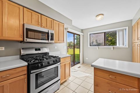 Tiny photo for 1407 Creekside Court #B, Elgin, IL 60123 (MLS # 12439826)