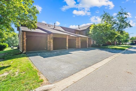 Tiny photo for 1407 Creekside Court #B, Elgin, IL 60123 (MLS # 12439826)