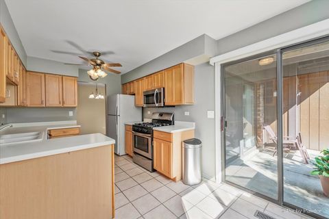 Tiny photo for 1407 Creekside Court #B, Elgin, IL 60123 (MLS # 12439826)