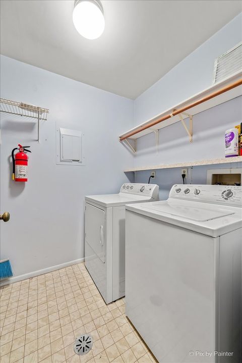 Tiny photo for 1407 Creekside Court #B, Elgin, IL 60123 (MLS # 12439826)