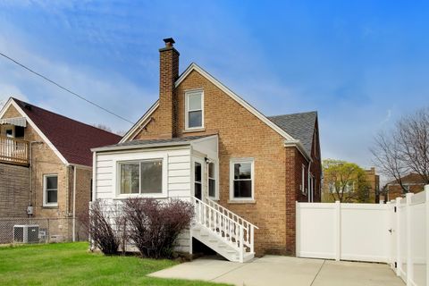 Tiny photo for 5921 N Melvina Avenue, Chicago, IL 60646 (MLS # 12619699)