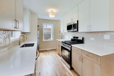 Tiny photo for 5921 N Melvina Avenue, Chicago, IL 60646 (MLS # 12619699)