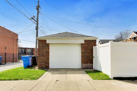 Tiny photo for 5921 N Melvina Avenue, Chicago, IL 60646 (MLS # 12619699)