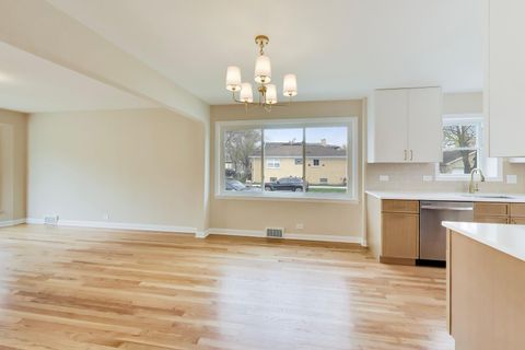 Tiny photo for 5921 N Melvina Avenue, Chicago, IL 60646 (MLS # 12619699)