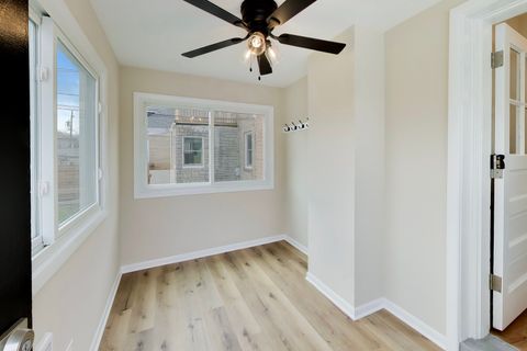 Tiny photo for 5921 N Melvina Avenue, Chicago, IL 60646 (MLS # 12619699)