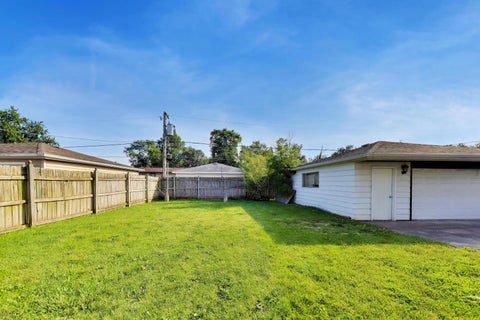 Tiny photo for 2925 E 188th Place, Lansing, IL 60438 (MLS # 12761856)
