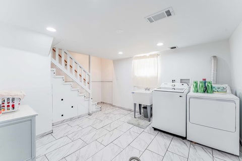 Tiny photo for 9327 S Avers Avenue, Evergreen Park, IL 60805 (MLS # 12709172)