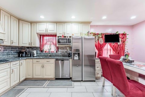 Tiny photo for 9327 S Avers Avenue, Evergreen Park, IL 60805 (MLS # 12709172)