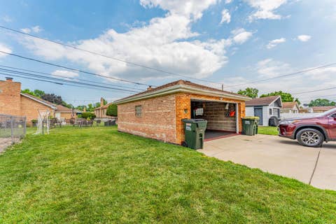 Tiny photo for 9327 S Avers Avenue, Evergreen Park, IL 60805 (MLS # 12709172)