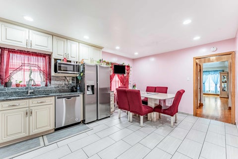 Tiny photo for 9327 S Avers Avenue, Evergreen Park, IL 60805 (MLS # 12709172)