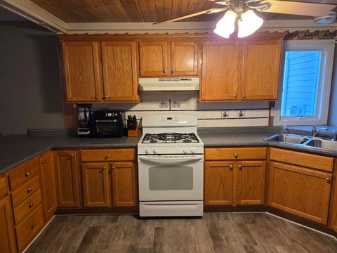 Tiny photo for 201 E Cleveland Street, Heyworth, IL 61745 (MLS # 12615787)