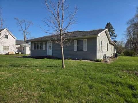 Tiny photo for 201 E Cleveland Street, Heyworth, IL 61745 (MLS # 12615787)